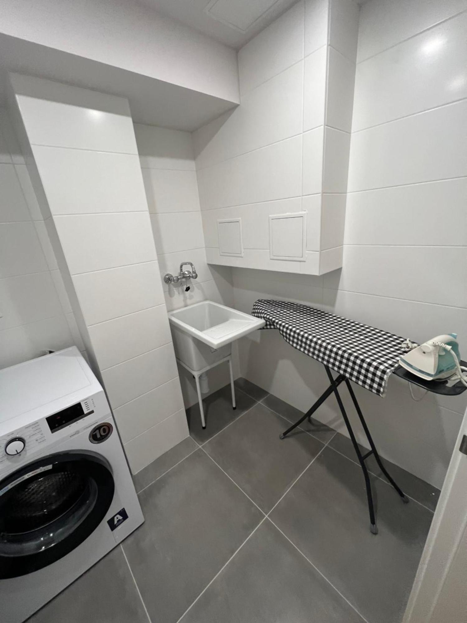 Vivienda Ronda Muralla A Estrenar Apartment Lugo Bagian luar foto