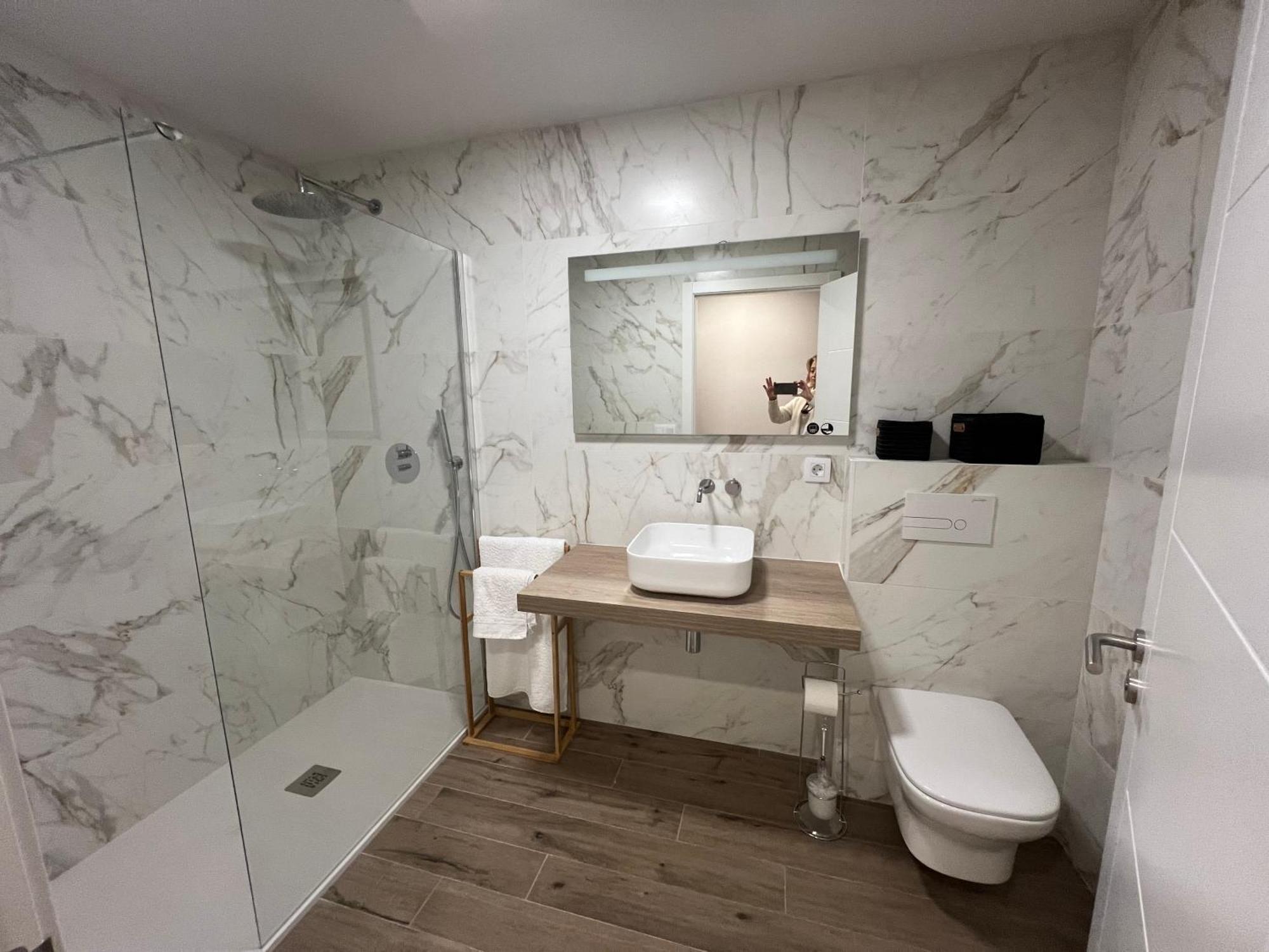Vivienda Ronda Muralla A Estrenar Apartment Lugo Bagian luar foto