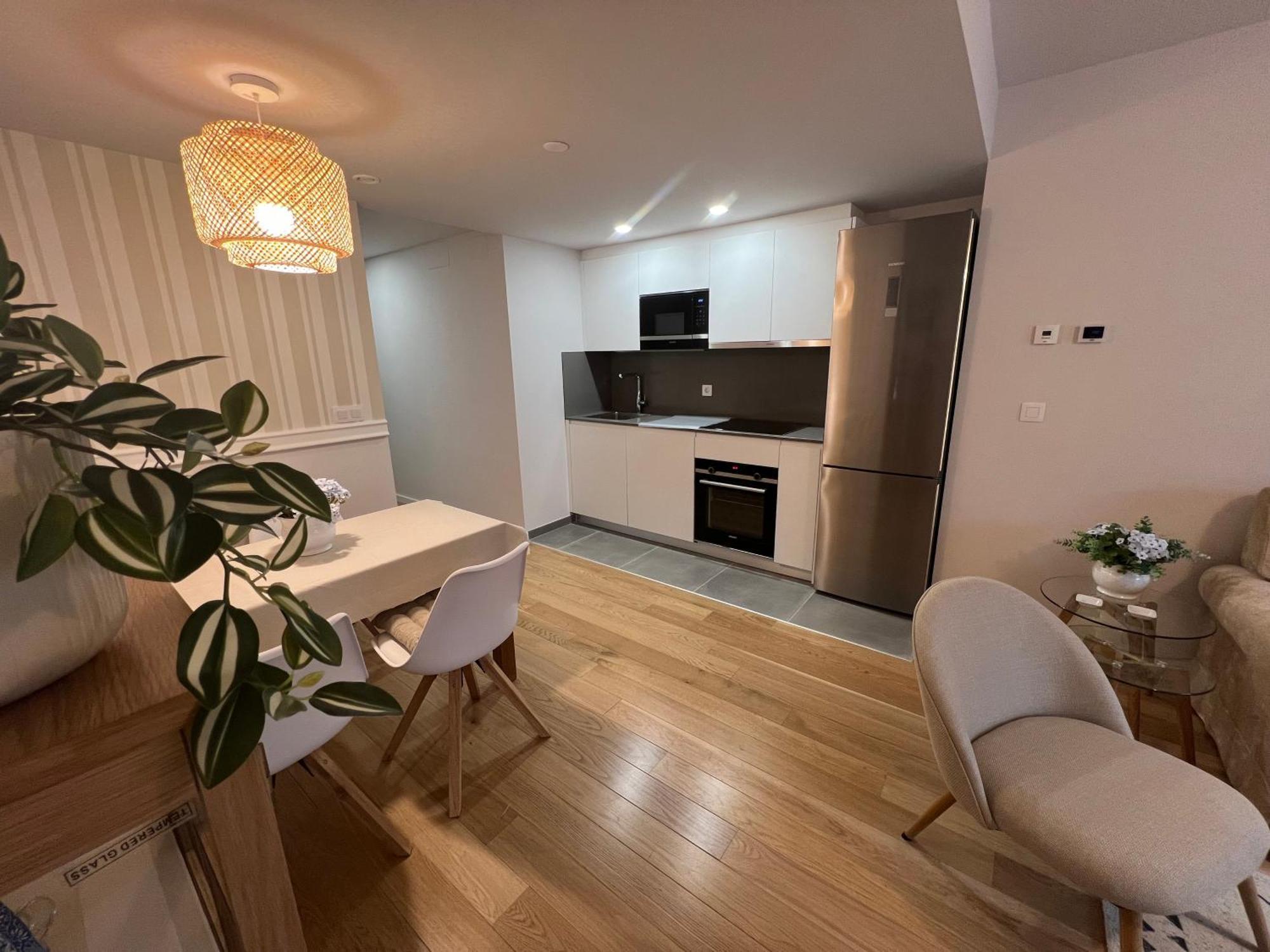 Vivienda Ronda Muralla A Estrenar Apartment Lugo Bagian luar foto
